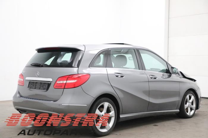 Mercedes B 1.6 B-180 BlueEFFICIENCY Turbo 16V Sloopvoertuig (2012, Grijs)