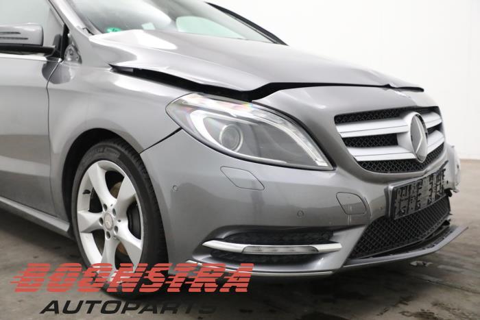 Mercedes B 1.6 B-180 BlueEFFICIENCY Turbo 16V Sloopvoertuig (2012, Grijs)