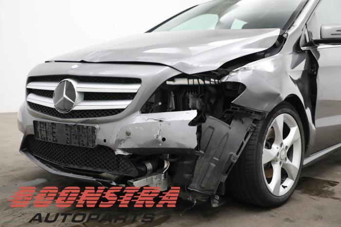 Mercedes B 1.6 B-180 BlueEFFICIENCY Turbo 16V Sloopvoertuig (2012, Grijs)