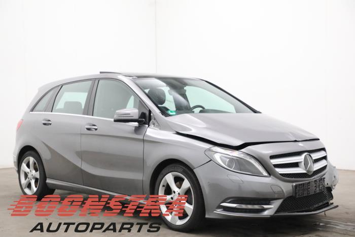 Mercedes B 1.6 B-180 BlueEFFICIENCY Turbo 16V Sloopvoertuig (2012, Grijs)