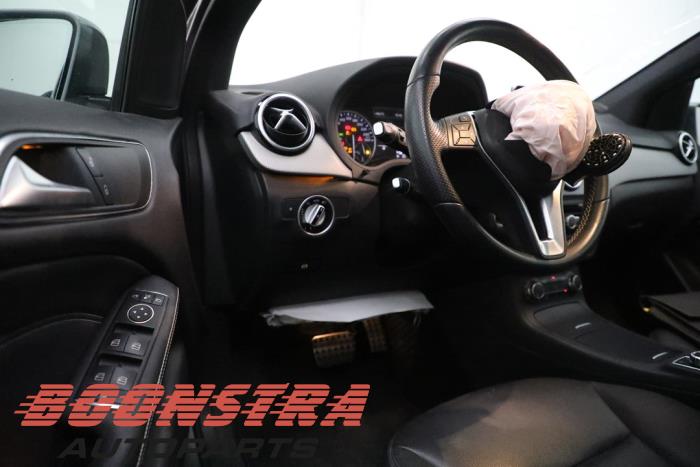 Mercedes B 1.6 B-180 BlueEFFICIENCY Turbo 16V Sloopvoertuig (2012, Grijs)