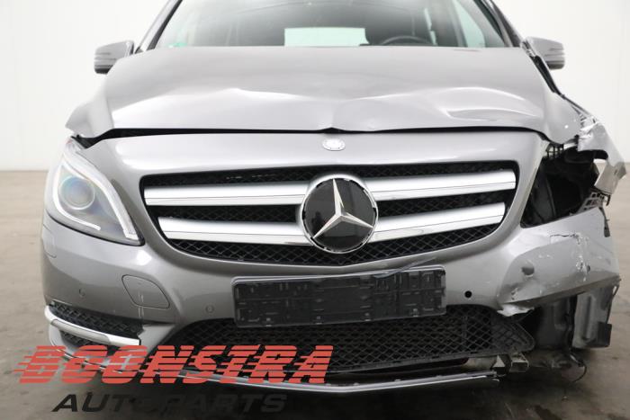 Mercedes B 1.6 B-180 BlueEFFICIENCY Turbo 16V Sloopvoertuig (2012, Grijs)