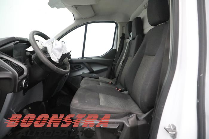 Ford Transit Custom 2.0 TDCi 16V Eco Blue 105 Sloopvoertuig (2018, Roze, Wit)