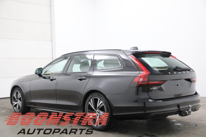 Volvo V90 II 2.0 B4 Mild Hybrid Sloopvoertuig (2021, Zwart)