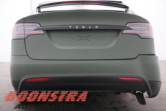 Tesla Model X, SUV, 2013<br><small>P100D, SUV, Elektrisch, 568kW (772pk), 4x4, L1S; L2S, 2016-10</small>