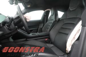 Porsche Taycan 4S Sloopvoertuig (2020, Grijs)