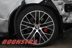 Porsche Taycan 4S Sloopvoertuig (2020, Grijs)