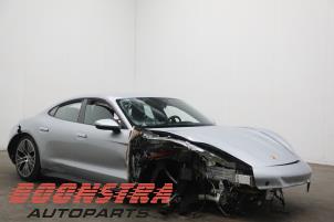 Porsche Taycan 4S Sloopvoertuig (2020, Grijs)