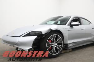 Porsche Taycan 4S Sloopvoertuig (2020, Grijs)