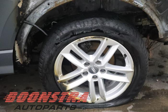 Audi Q2 1.4 TFSI 16V 150 Sloopvoertuig (2018, Grijs)