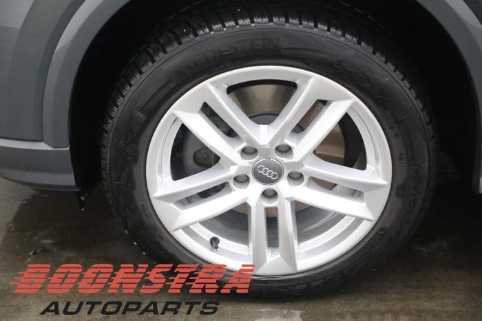 Audi Q2 1.4 TFSI 16V 150 Sloopvoertuig (2018, Grijs)