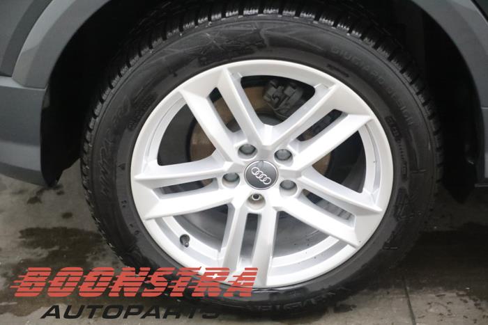 Audi Q2 1.4 TFSI 16V 150 Sloopvoertuig (2018, Grijs)