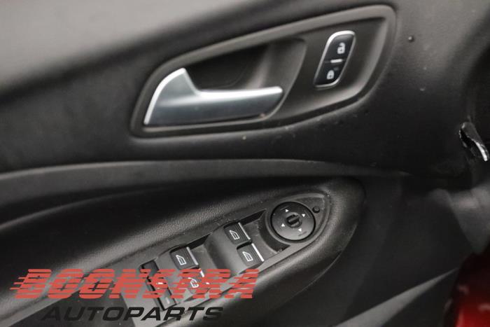 Ford Kuga II 1.5 EcoBoost 16V 150 Sloopvoertuig (2017, Rood)