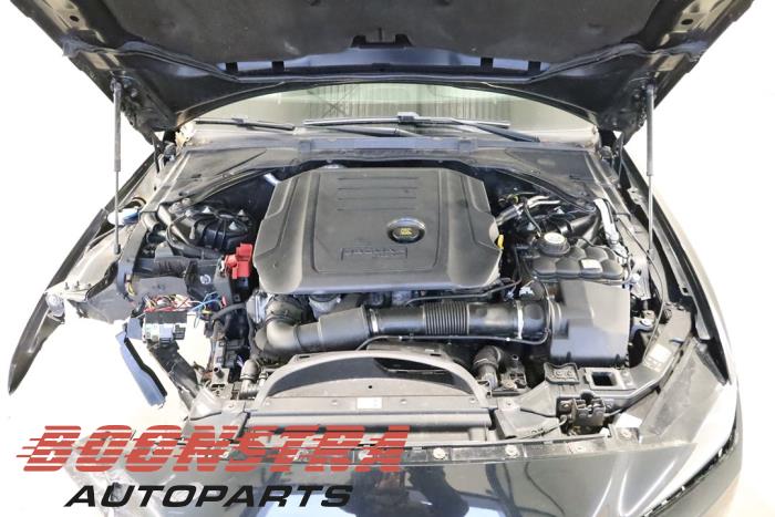 Jaguar XE 2.0d 180 16V Sloopvoertuig (2017, Zwart)