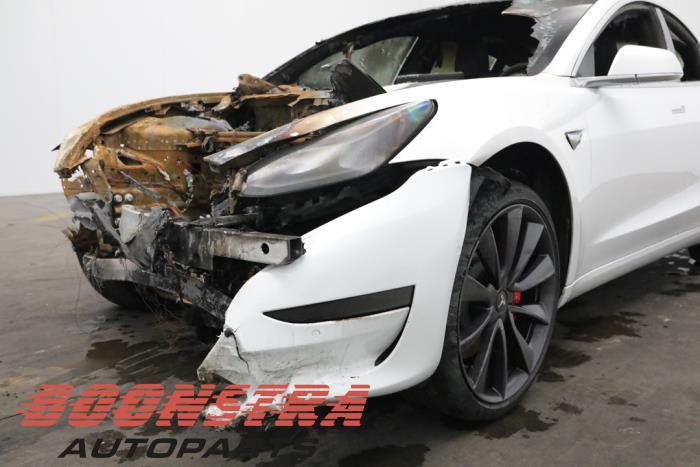 Tesla Model 3, Sedan, 2017<br><small>Performance AWD, Sedan, 4Dr, Elektrisch, 340kW (462pk), 4x4, 3D1; 3D3; 3D6, 2018-06</small>