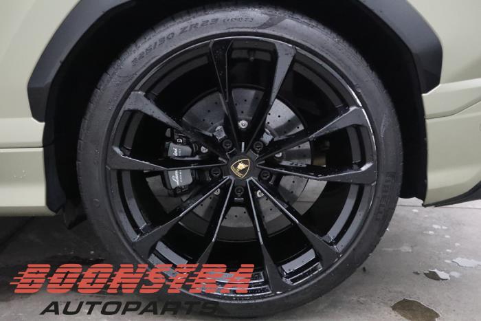 Lamborghini Urus 4.0 V8 Sloopvoertuig (2022, Groen, Zwart)