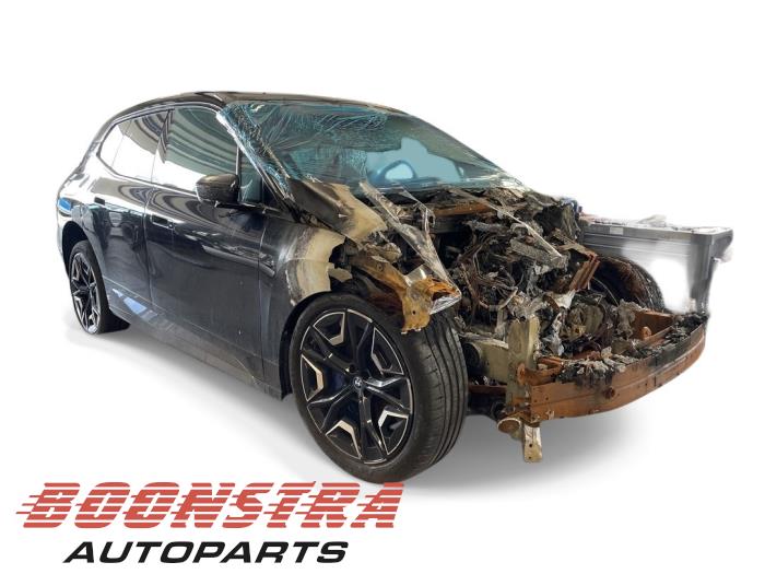 BMW iX xDrive40 77 kWh Sloopvoertuig (2022, Zwart)