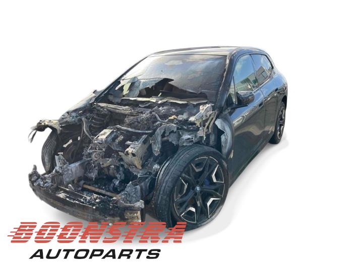 BMW iX xDrive40 77 kWh Sloopvoertuig (2022, Zwart)