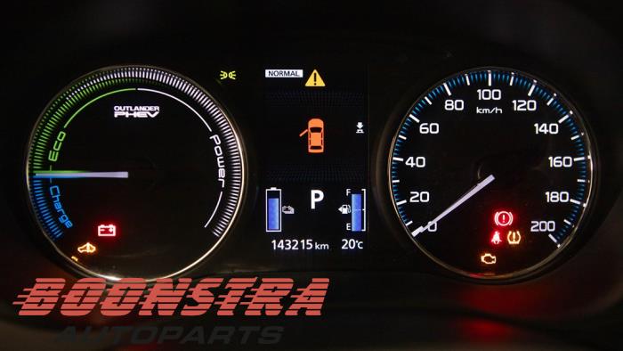 Mitsubishi Outlander 2.0 16V PHEV 4x4 Sloopvoertuig (2016, Wit)