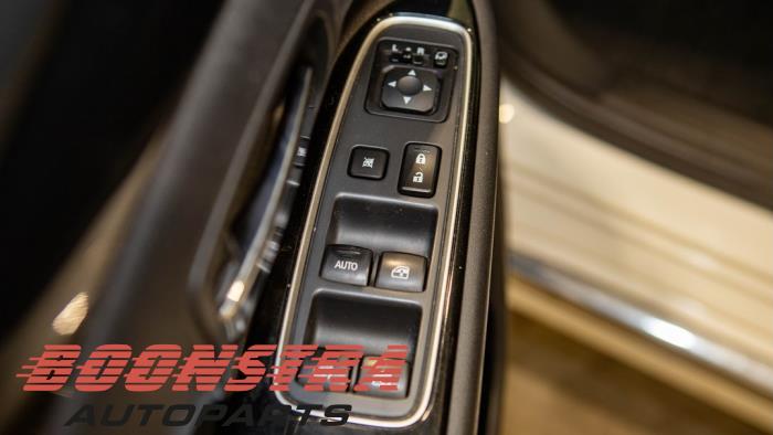 Mitsubishi Outlander 2.0 16V PHEV 4x4 Sloopvoertuig (2016, Wit)