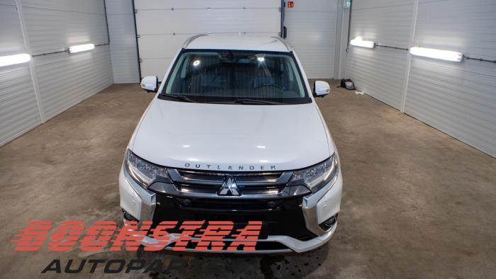 Mitsubishi Outlander 2.0 16V PHEV 4x4 Sloopvoertuig (2016, Wit)