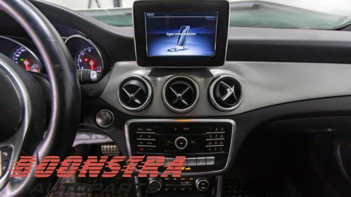 Mercedes CLA 1.6 CLA-180 16V Sloopvoertuig (2018, Wit)