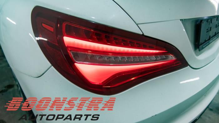 Mercedes CLA 1.6 CLA-180 16V Sloopvoertuig (2018, Wit)