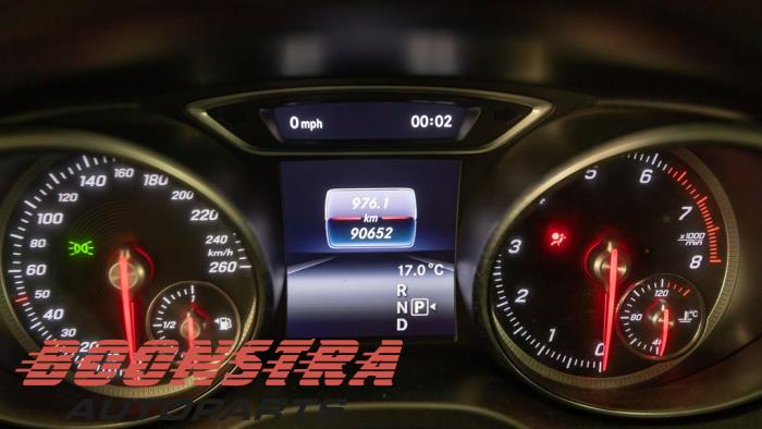 Mercedes CLA 1.6 CLA-180 16V Sloopvoertuig (2018, Wit)