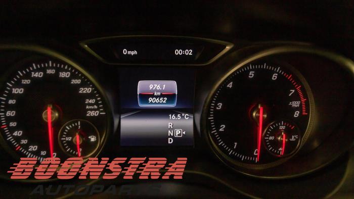 Mercedes CLA 1.6 CLA-180 16V Sloopvoertuig (2018, Wit)