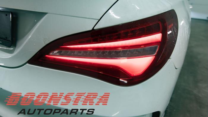 Mercedes CLA 1.6 CLA-180 16V Sloopvoertuig (2018, Wit)