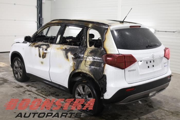 Suzuki Vitara 1.4 Booster Jet Turbo 16V SHVS Sloopvoertuig (2021, Wit)