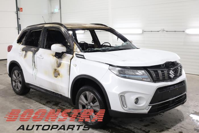 Suzuki Vitara 1.4 Booster Jet Turbo 16V SHVS Sloopvoertuig (2021, Wit)