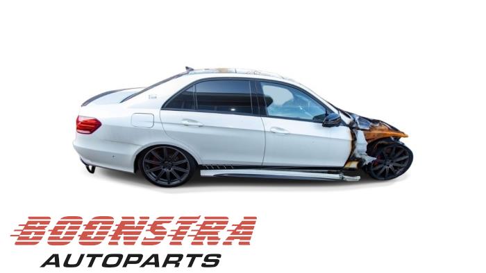 Mercedes E-Klasse AMG 5.5 E-63 S AMG V8 32V 4-Matic Sloopvoertuig (2013, Wit)