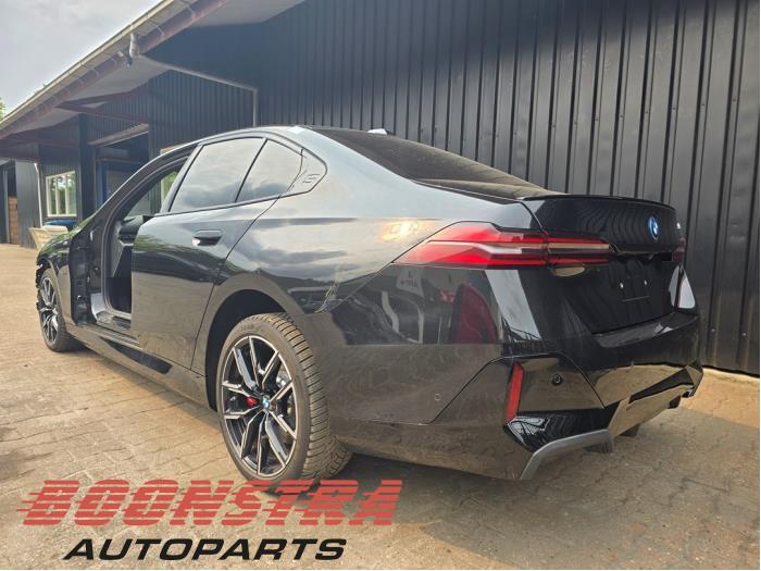 BMW 5 serie 530e 2.0 TwinPower Turbo 16V Sloopvoertuig (2025, Zwart)