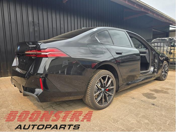 BMW 5 serie 530e 2.0 TwinPower Turbo 16V Sloopvoertuig (2025, Zwart)