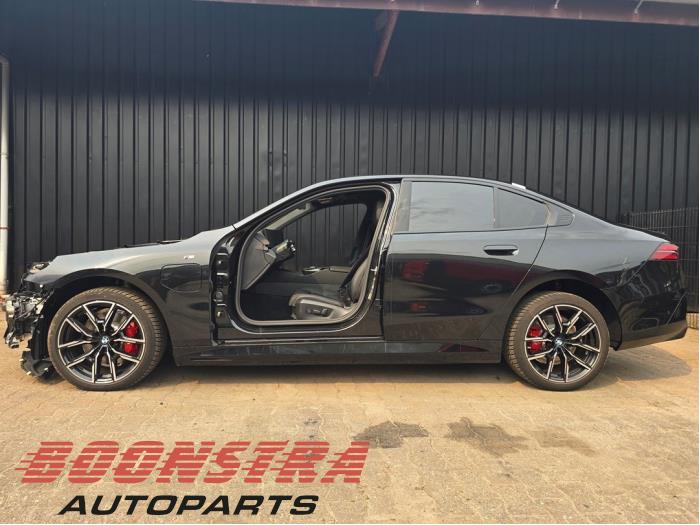 BMW 5 serie 530e 2.0 TwinPower Turbo 16V Sloopvoertuig (2025, Zwart)
