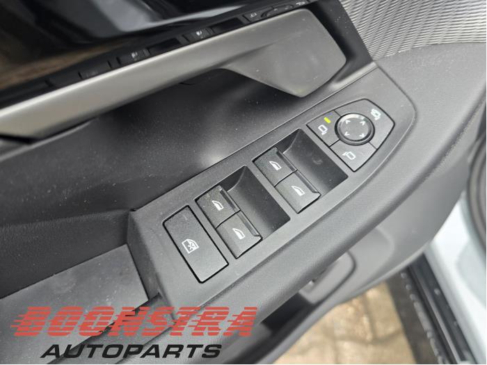 BMW 5 serie Touring 530e 2.0 TwinPower Turbo 16V Sloopvoertuig (2024, Grijs)