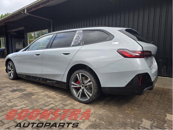 BMW 5 serie Touring 530e 2.0 TwinPower Turbo 16V Sloopvoertuig (2024, Grijs)