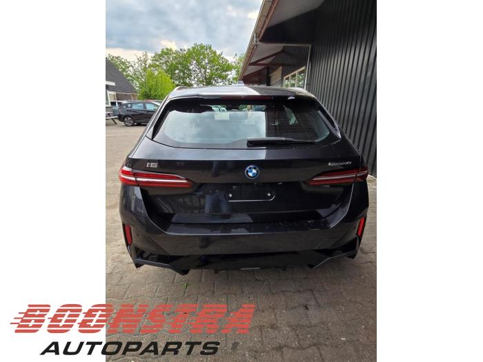 BMW i5 Touring eDrive40 84 kWh Sloopvoertuig (2024, Grijs)