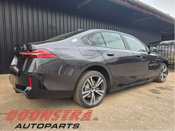 BMW i5 eDrive40 84 kWh Sloopvoertuig (2025, Grijs)
