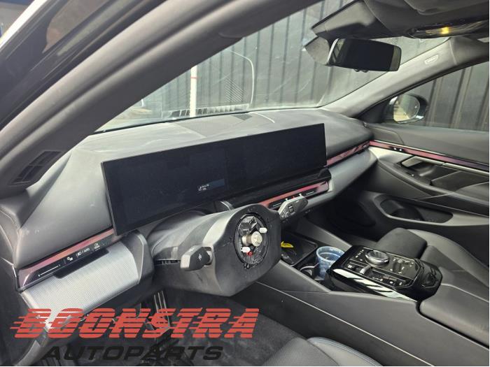 BMW i5 eDrive40 84 kWh Sloopvoertuig (2025, Grijs)