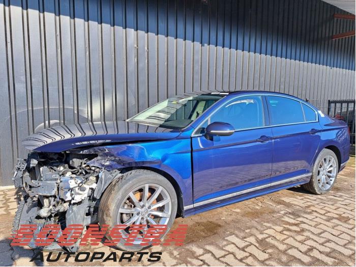 Volkswagen Passat 15-