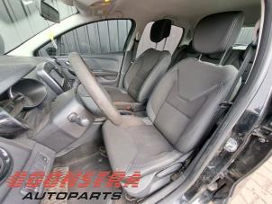 Renault Clio IV 0.9 Energy TCE 90 12V Sloopvoertuig (2017, Zwart)