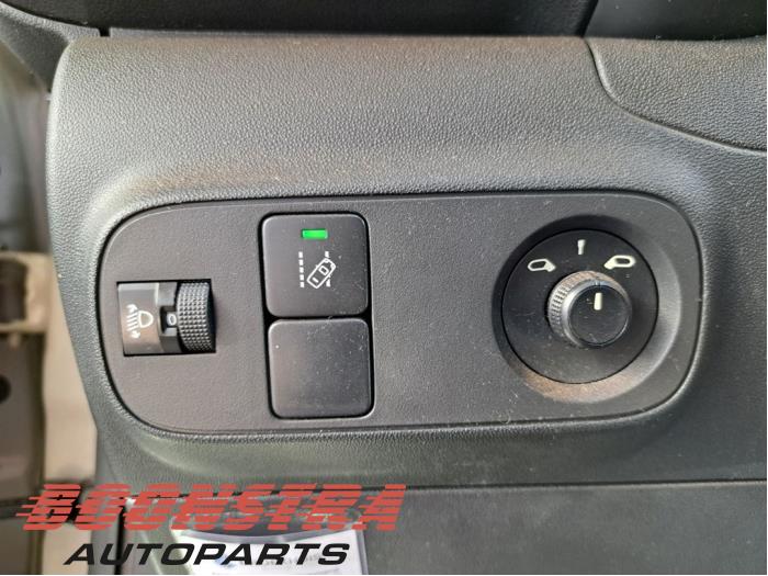 Citroen C3 1.2 Vti 12V PureTech Sloopvoertuig (2018, Grijs)