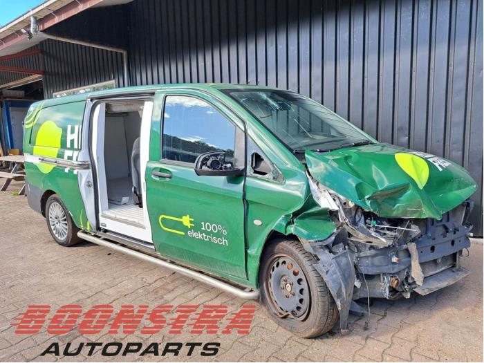 Mercedes eVito 41/66 kWh Sloopvoertuig (2022, Groen)