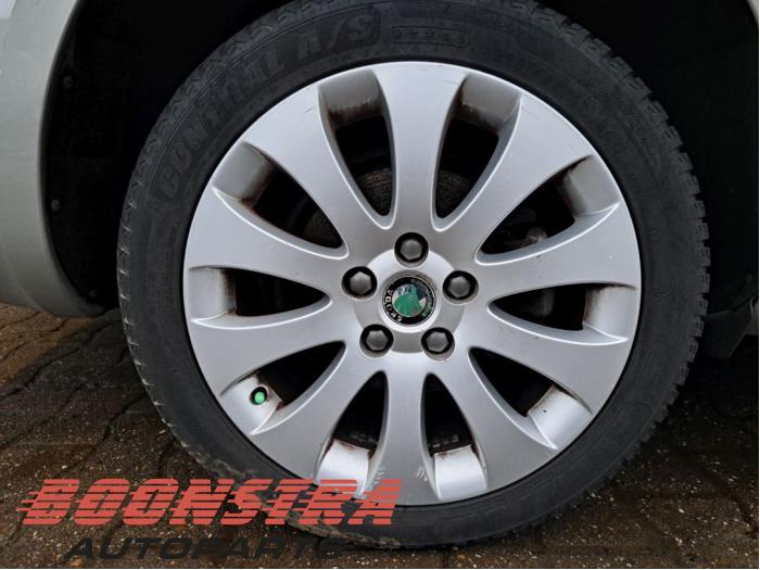 Skoda Superb Combi 1.8 TSI 16V Sloopvoertuig (2010, Beige)