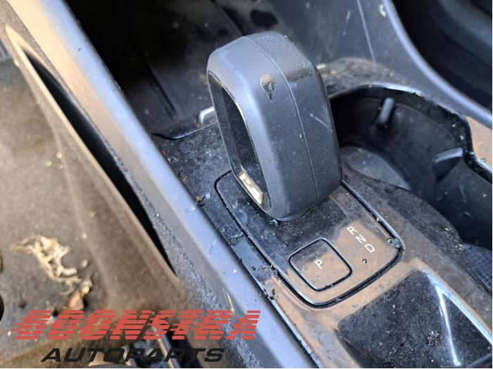 Volvo XC40 2.0 B4 16V Mild Hybrid Autom. Sloopvoertuig (2024, Zilver)