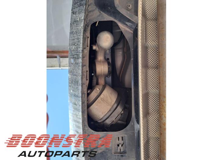 Volvo XC40 2.0 B4 16V Mild Hybrid Autom. Sloopvoertuig (2024, Zilver)