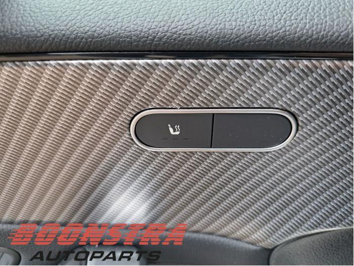 Mercedes A Limousine 1.3 A-180 Turbo Mild Hybrid Sloopvoertuig (2024, Grijs)