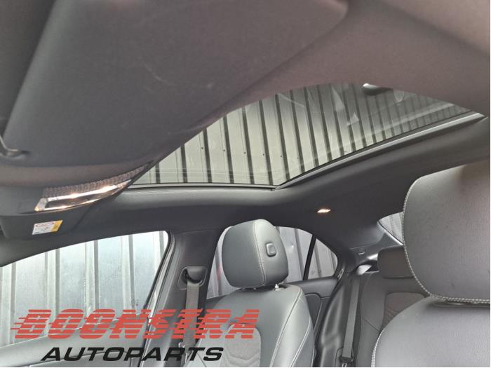 Mercedes A Limousine 1.3 A-180 Turbo Mild Hybrid Sloopvoertuig (2024, Grijs)